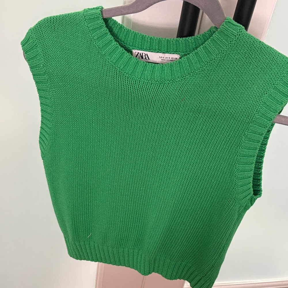 Zara Bright Green Sleeveless Knit Top